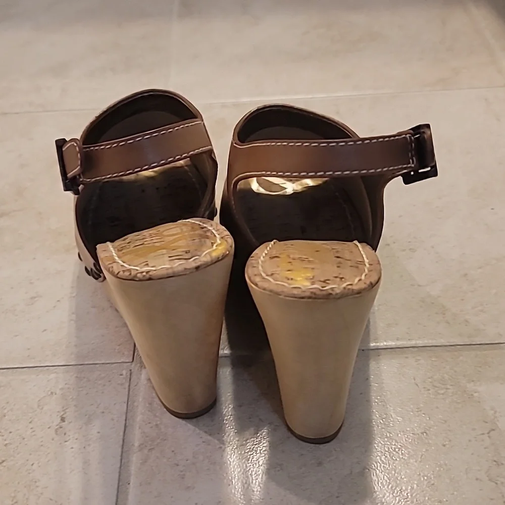 Sandals - Picture 3 of 3